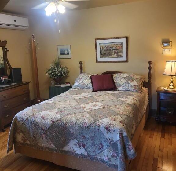 فندق Cranberry Cove Inn