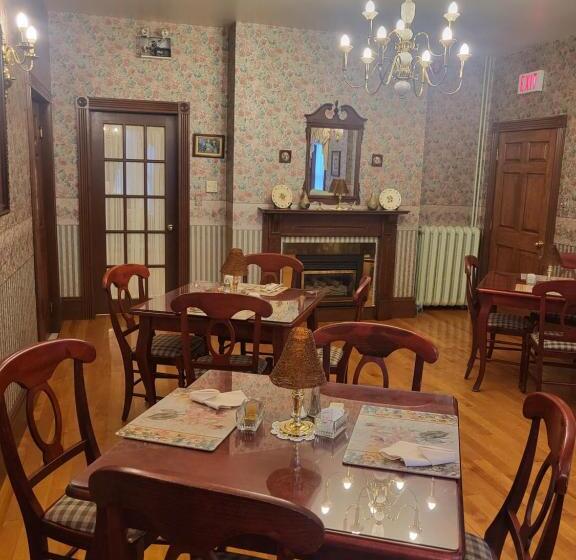 فندق Cranberry Cove Inn