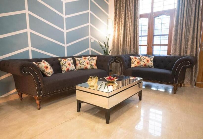 בית מלון כפרי Doon Lily