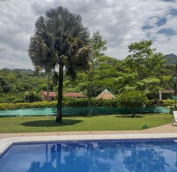 호텔 La Playa Villeta