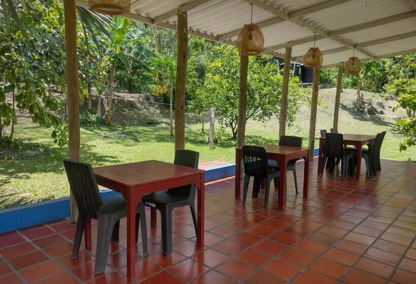 호텔 La Playa Villeta