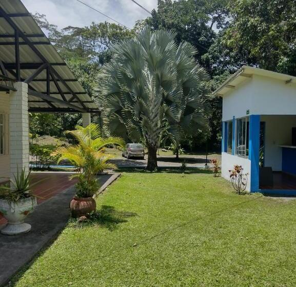 호텔 La Playa Villeta