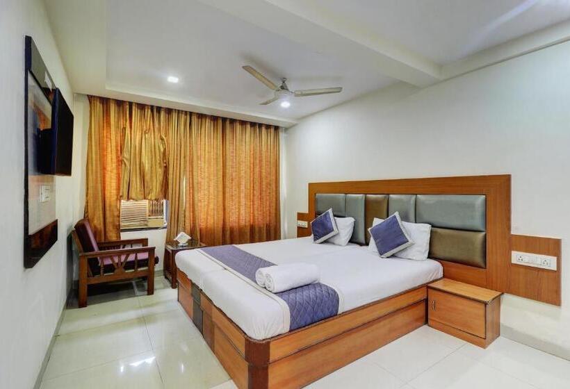 בית מלון כפרי New Sarovar Grand