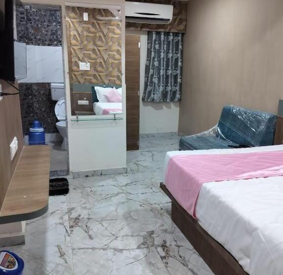 בית מלון כפרי Nr Nayan Residency