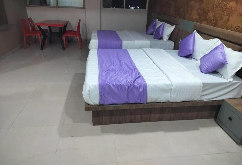 בית מלון כפרי Nr Nayan Residency