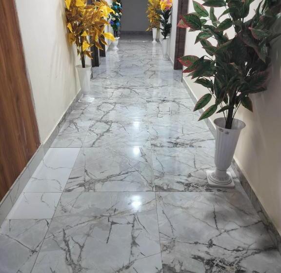 בית מלון כפרי Nr Nayan Residency