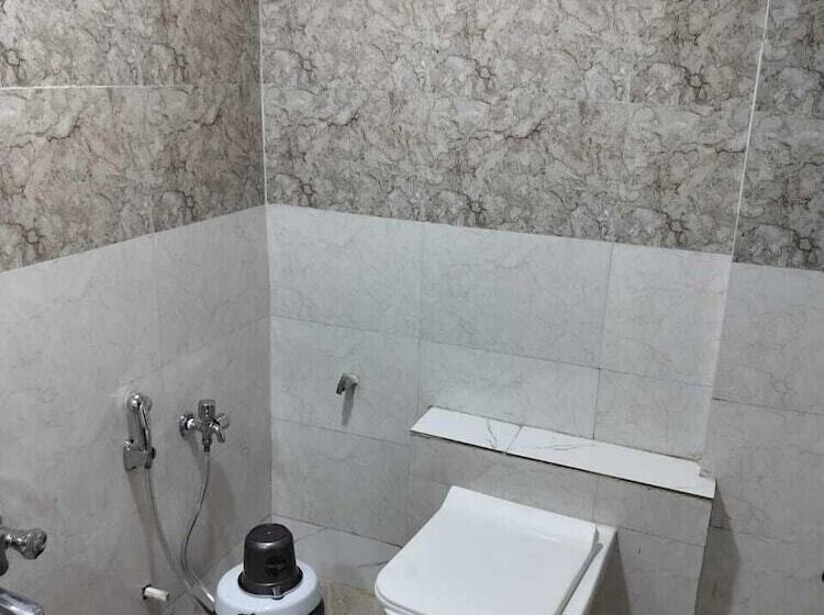 בית מלון כפרי Nr Nayan Residency