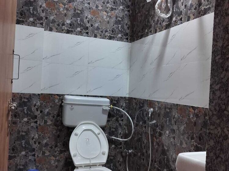 בית מלון כפרי Nr Nayan Residency