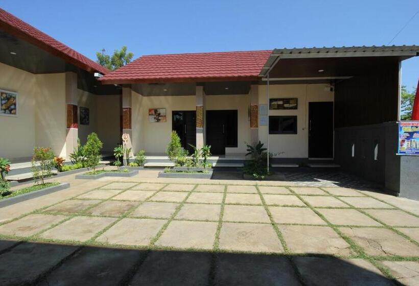 בית מלון כפרי Oyo 94152 Pondok Wisata Alan Dinah