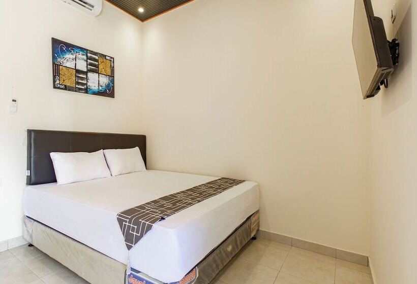 בית מלון כפרי Oyo 94152 Pondok Wisata Alan Dinah