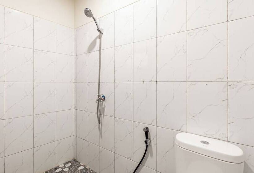 בית מלון כפרי Oyo 94152 Pondok Wisata Alan Dinah