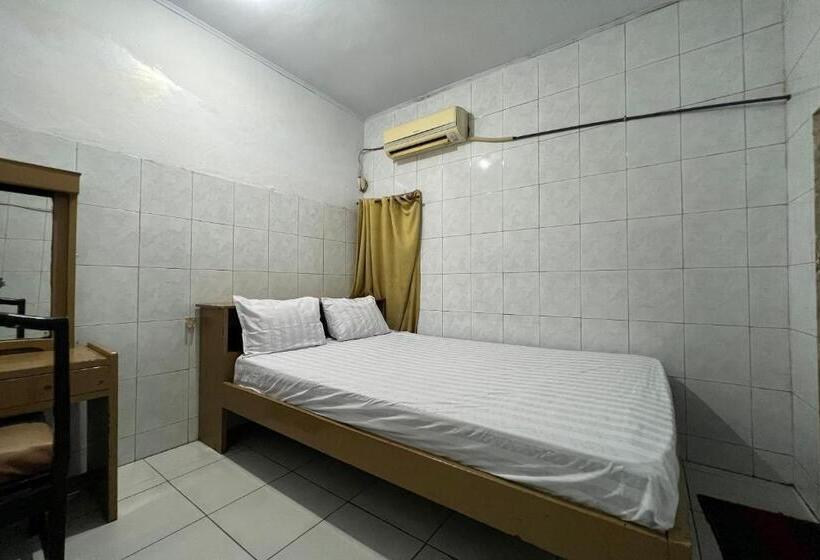 בית מלון כפרי Oyo 94161 Kost Aisyah