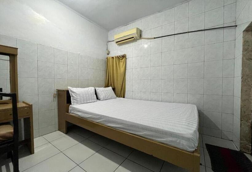 فندق Oyo 94161 Kost Aisyah
