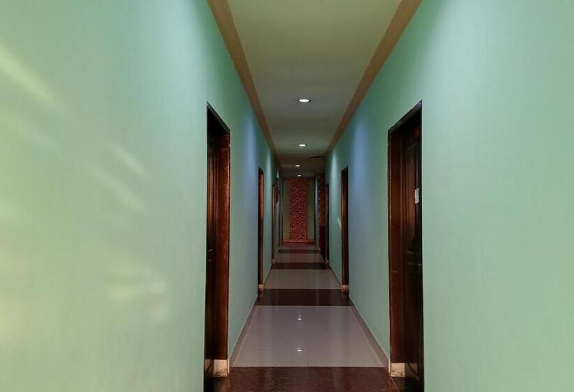 فندق Oyo 94168 Pondok Akhmal 2