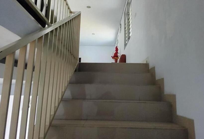 בית מלון כפרי Oyo 94168 Pondok Akhmal 2