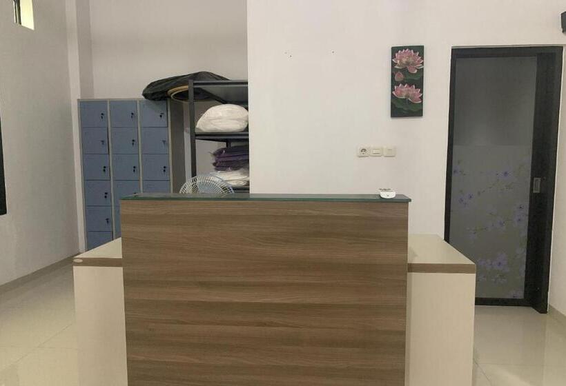 בית מלון כפרי Oyo 94168 Pondok Akhmal 2