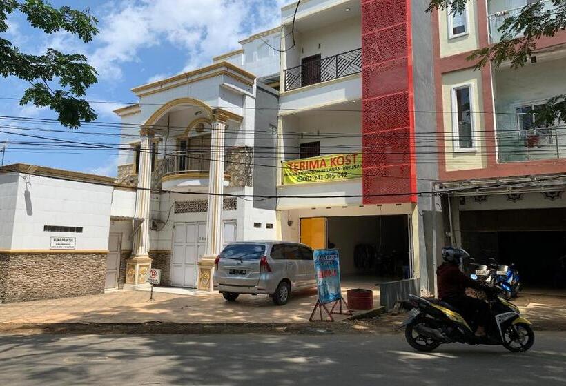 בית מלון כפרי Oyo 94168 Pondok Akhmal 2