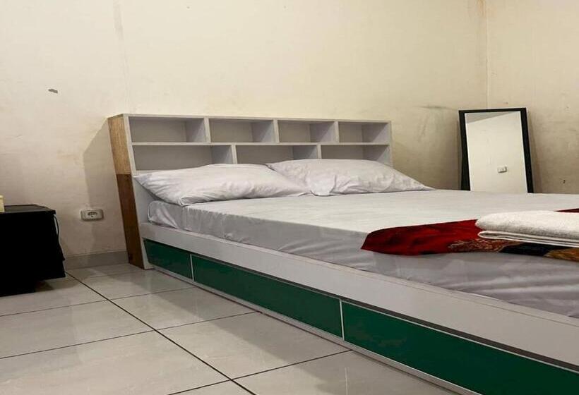 Hotel Oyo 94169 Flamboyan Harapan Indah