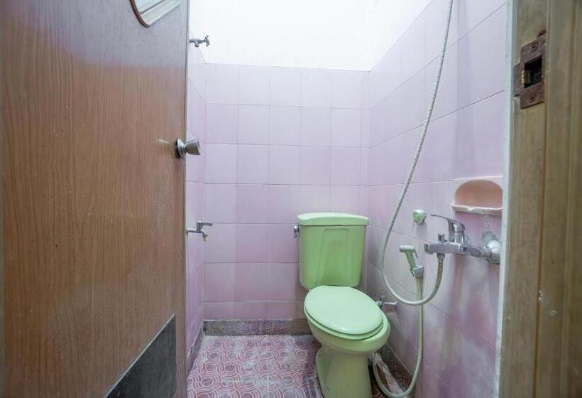 فندق Oyo 94172 Mata Air Guest House Madiun