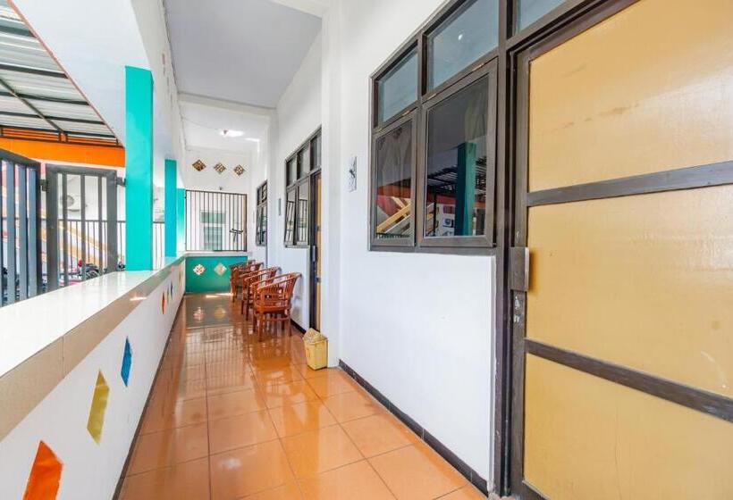 فندق Oyo 94172 Mata Air Guest House Madiun