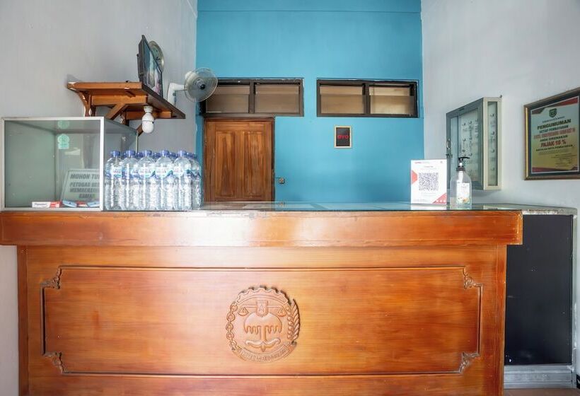 בית מלון כפרי Oyo 94172 Mata Air Guest House Madiun