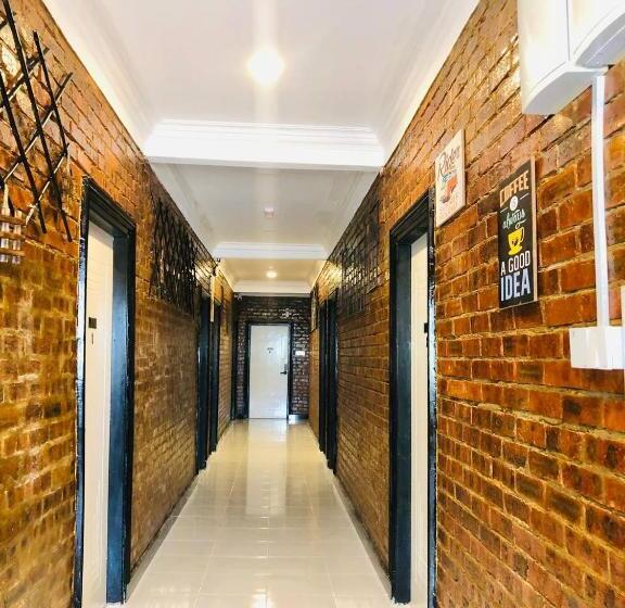 酒店 Roomstay By Abe Cottage