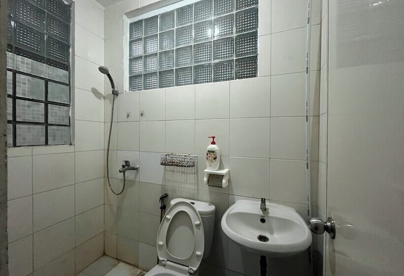 ホテル Spot On 94146 Rama Residence Syariah