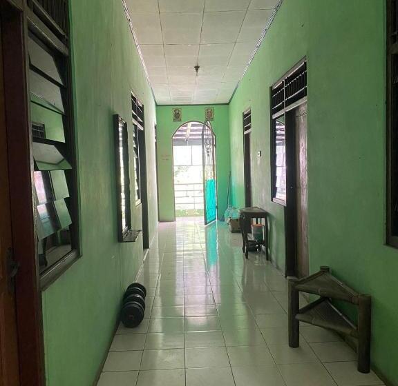 فندق Spot On 94166 Kost Bunda Syariah