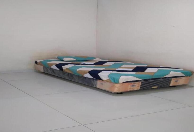 호텔 Spot On 94166 Kost Bunda Syariah