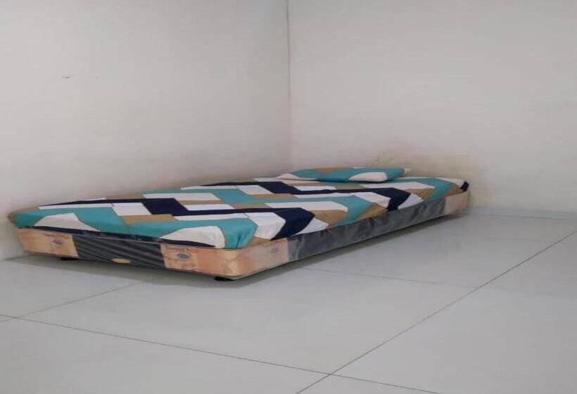 호텔 Spot On 94166 Kost Bunda Syariah