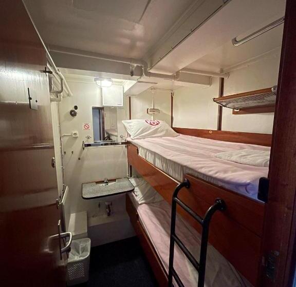 בית מלון כפרי Sunnhordland