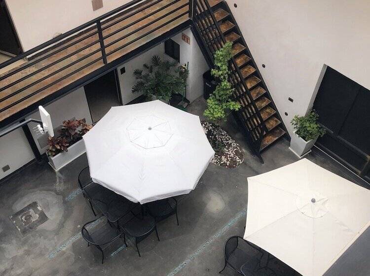 فندق Tepeyac 402 León Calzada