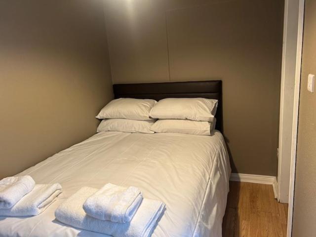 فندق The Shire Accommodation