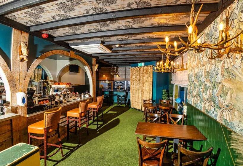 فندق The Shire Accommodation