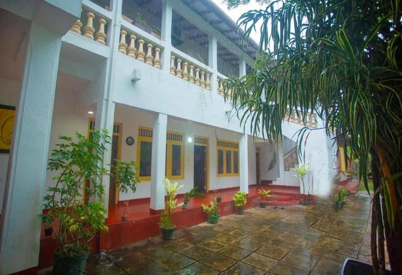 Отель Villa 47 Hikkaduwa