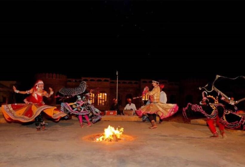 בית מלון כפרי Yatra Desert Camp