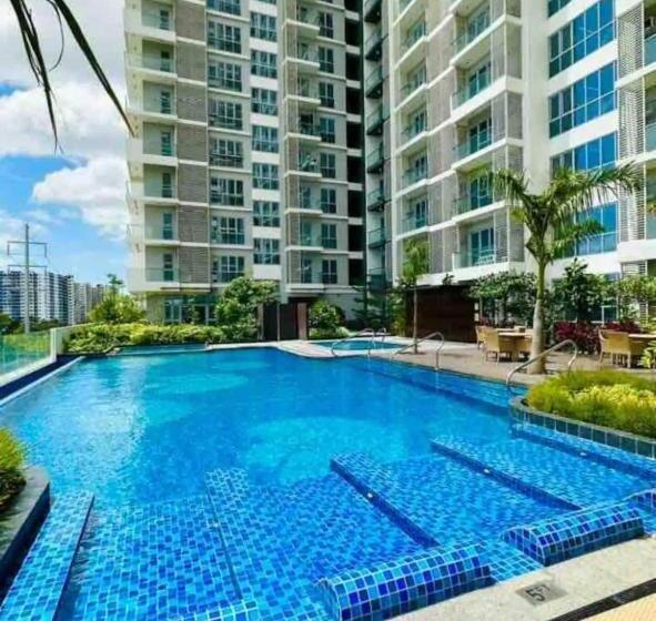 Luxury Pool View Megaworld Iloilo