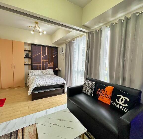 Luxury Pool View Megaworld Iloilo