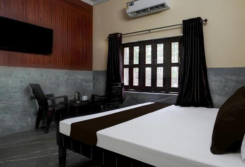 호텔 Super Collection O Lake Palace Road Formerly Green View