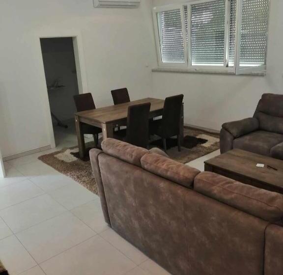 پانسیون Apartman Stan Na Dan Bosanska Otoka