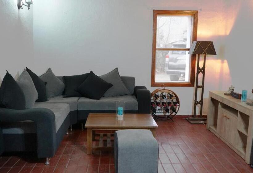 פנסיון Boutique Lolol