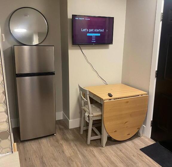 پانسیون Brand New Modern Flat 2br1ba Whyte And University