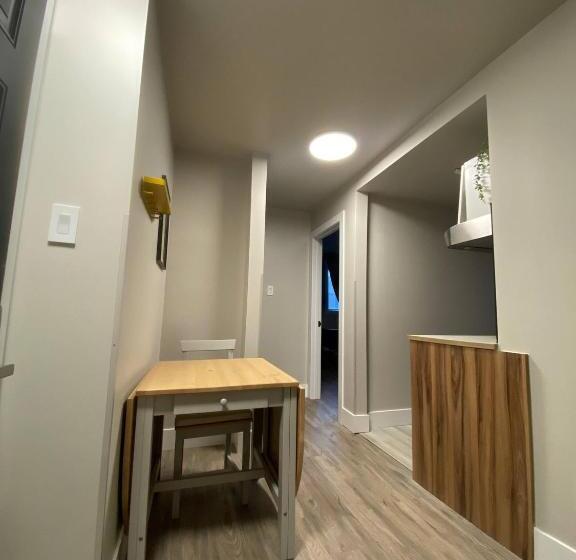 پانسیون Brand New Modern Flat 2br1ba Whyte And University