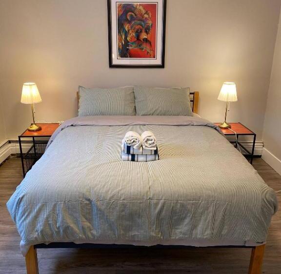 پانسیون Brand New Modern Flat 2br1ba Whyte And University