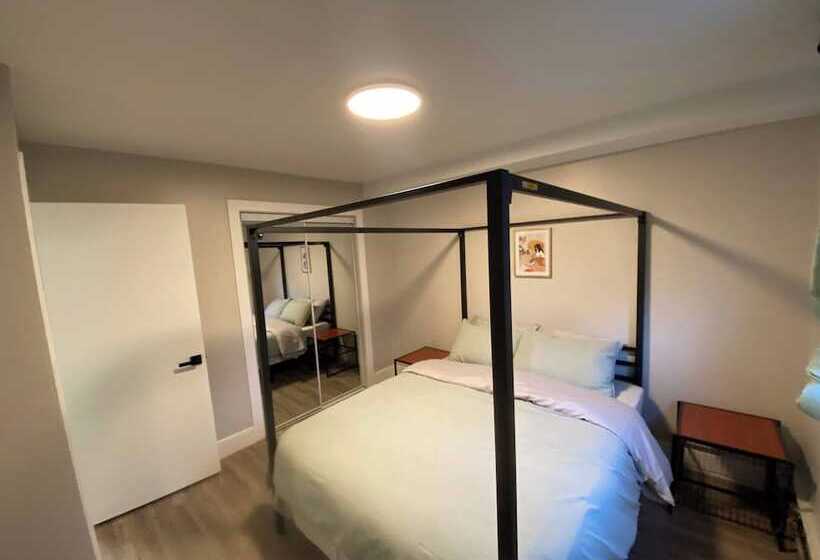 پانسیون Brand New Modern Flat 2br1ba Whyte And University