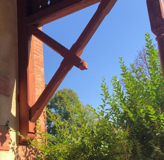 Пансион Chambres Au Chateau Saint Geoire