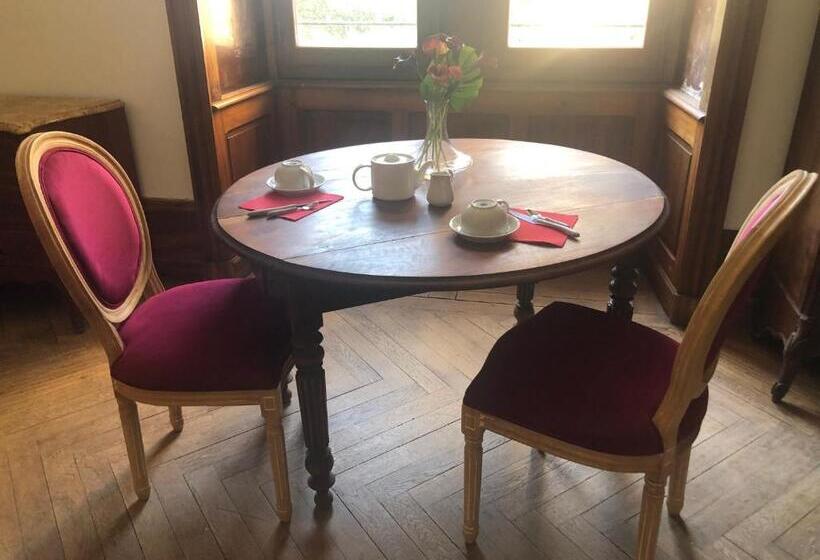 Пансион Chambres Au Chateau Saint Geoire