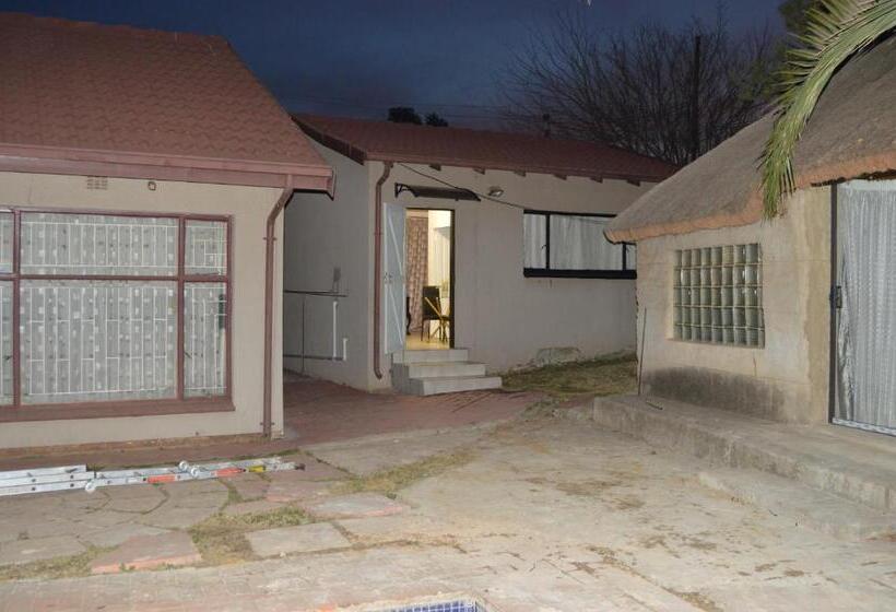 פנסיון Cozy Inn