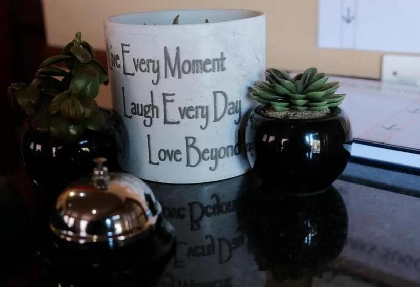 פנסיון Foundation Stones Lodge Potch