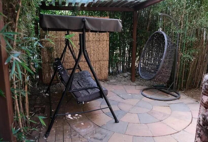 פנסיון Foundation Stones Lodge Potch